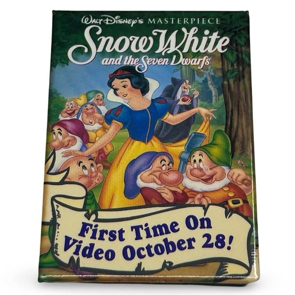 Disney Snow White VHS Promotional Pinback 80s 90s Advertising Collectible Badge